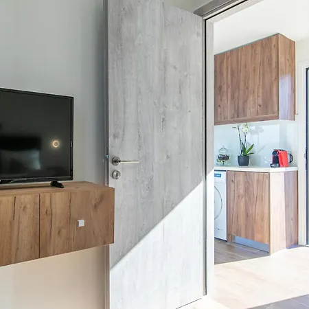 Kedria Lounge And Infinity Sea View Apartment