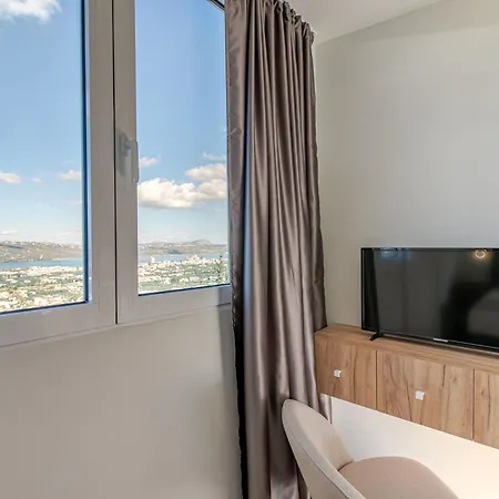 Kedria Lounge And Infinity Sea View Apartment