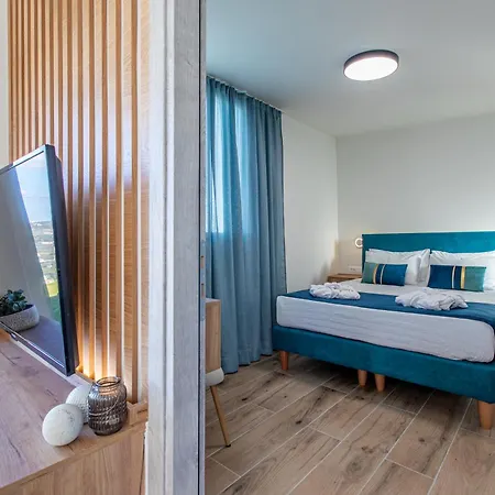 Kedria Lounge And Infinity Sea View Apartment